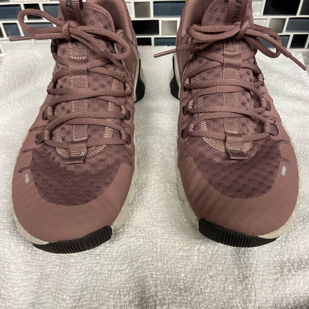 Nike Women's Athletic Shoes in Mauve